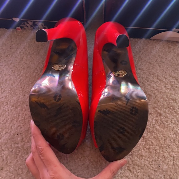 Betsey Johnson hot pink heels - Picture 4 of 4